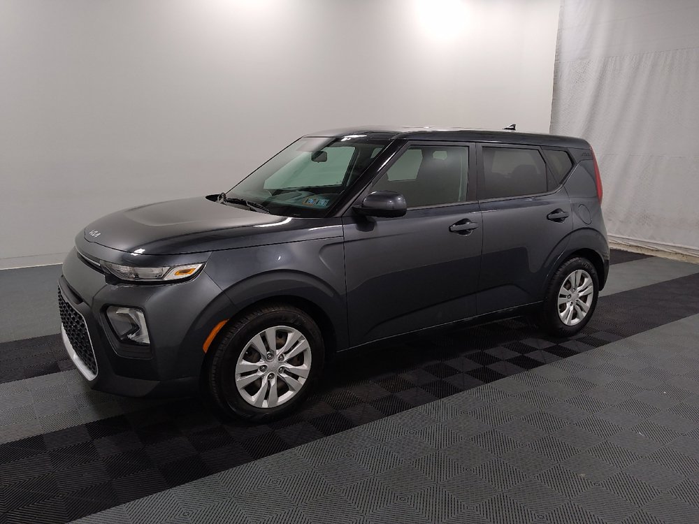 Used 2022 Kia Soul LX FWD image 2