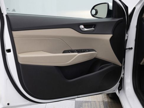 Used 2022 Hyundai Accent SE image 16