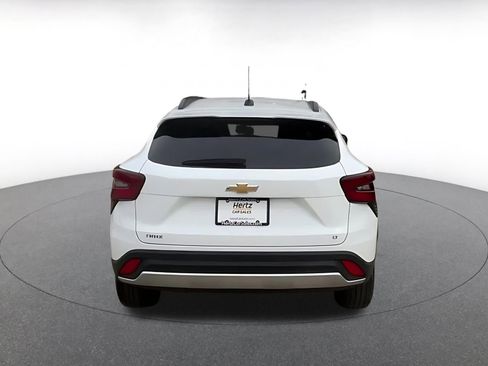 Used 2025 Chevrolet Trax LT image 12