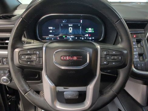 Used 2024 GMC Yukon XL SLE image 18