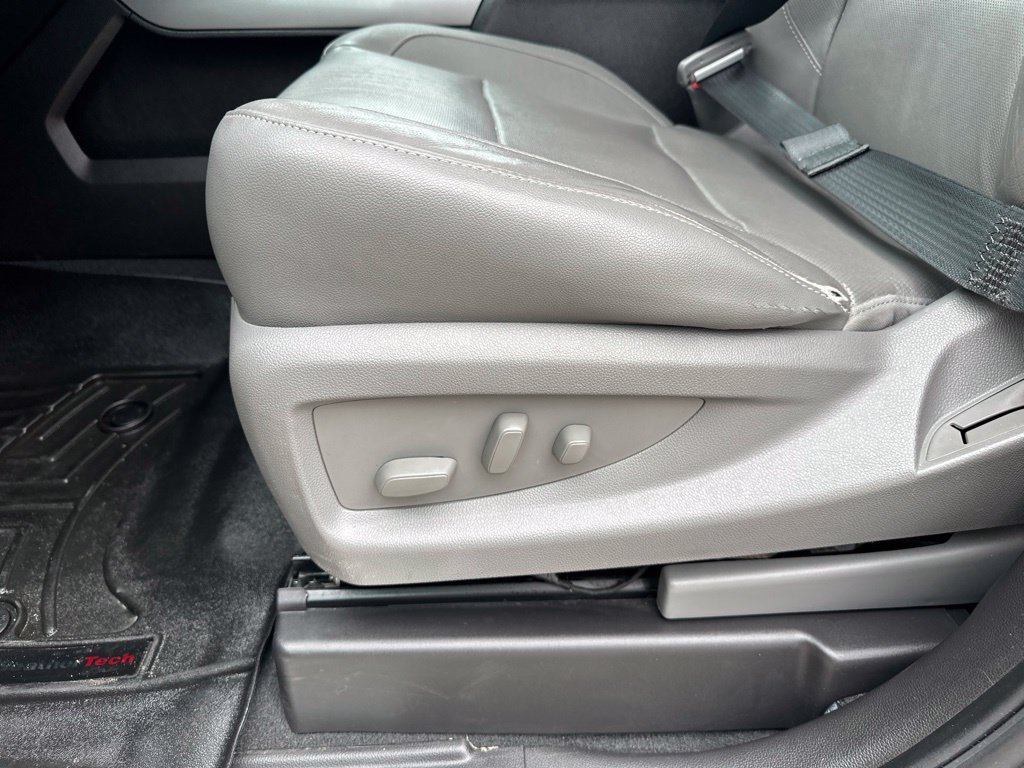 Used 2018 Chevrolet Silverado 1500 LTZ Z71 w/ LTZ Plus Package AWD/4WD image 13