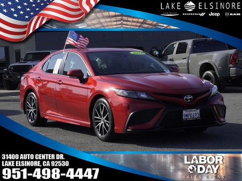 Used 2024 Toyota Camry SE FWD image 1