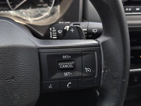 Used 2025 Nissan Rogue S FWD image 25