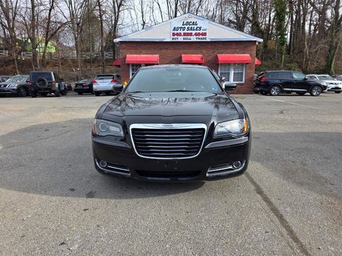Used 2014 Chrysler 300 S AWD/4WD image 2