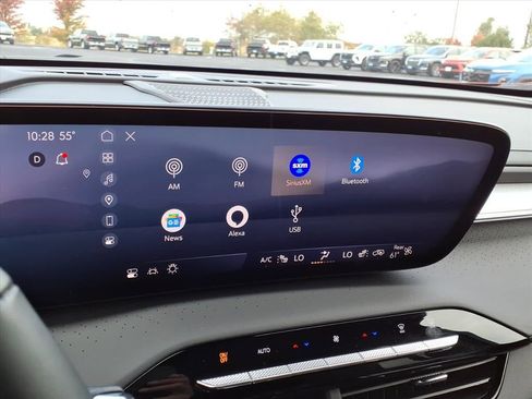 Used 2025 Buick Enclave Avenir w/ Super Cruise Package image 16