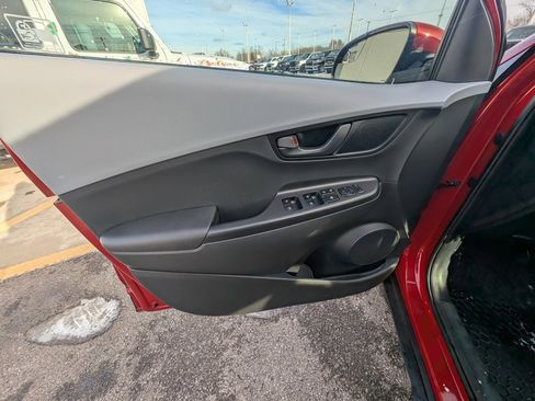 Used 2020 Hyundai Kona SE image 33