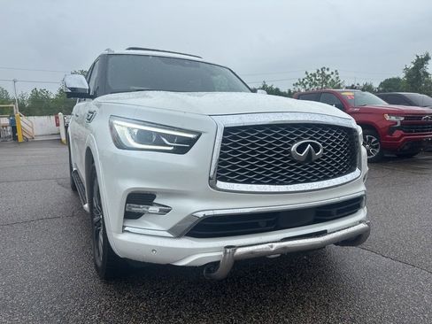 Used 2024 INFINITI QX80 Sensory w/ Cargo Package AWD/4WD image 2