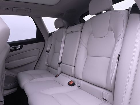 New 2026 Volvo XC60 B5 Ultra w/ Protection Package Premier AWD/4WD image 14