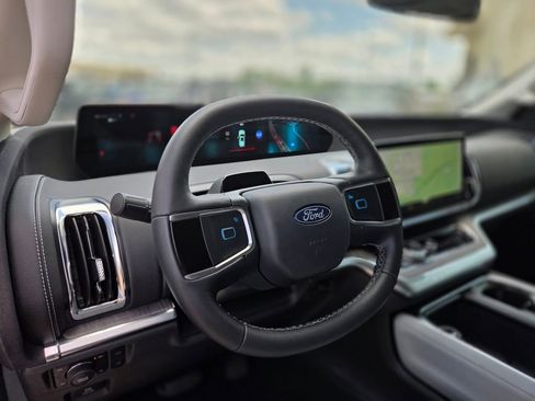 New 2026 Ford Expedition Platinum AWD/4WD image 26