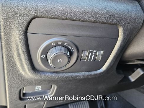 New 2025 Jeep Grand Cherokee L Limited w/ Black Appearance Package image 30