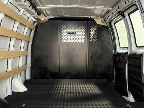 Used 2024 GMC Savana 2500 w/ Driver Convenience Package image 84