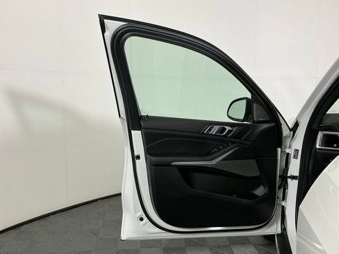 Certified 2024 BMW X5 xDrive40i w/ Parking Assistance Package AWD/4WD image 19
