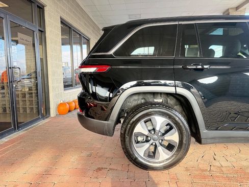 Used 2024 Jeep Grand Cherokee Limited 4xe AWD/4WD image 14