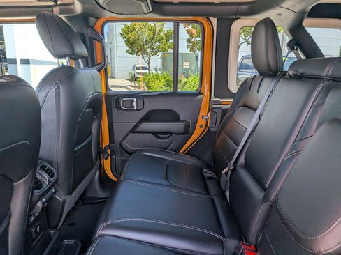 Used 2021 Jeep Wrangler Unlimited Sahara w/ Safety Group AWD/4WD image 15
