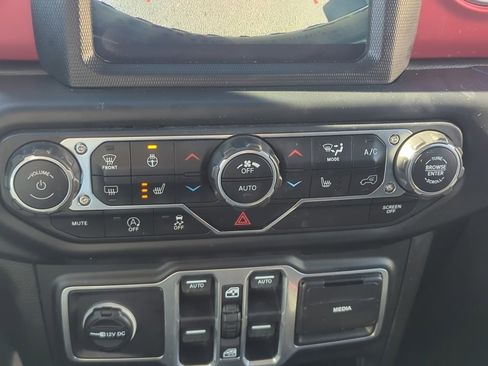 Used 2018 Jeep Wrangler Unlimited Rubicon image 21