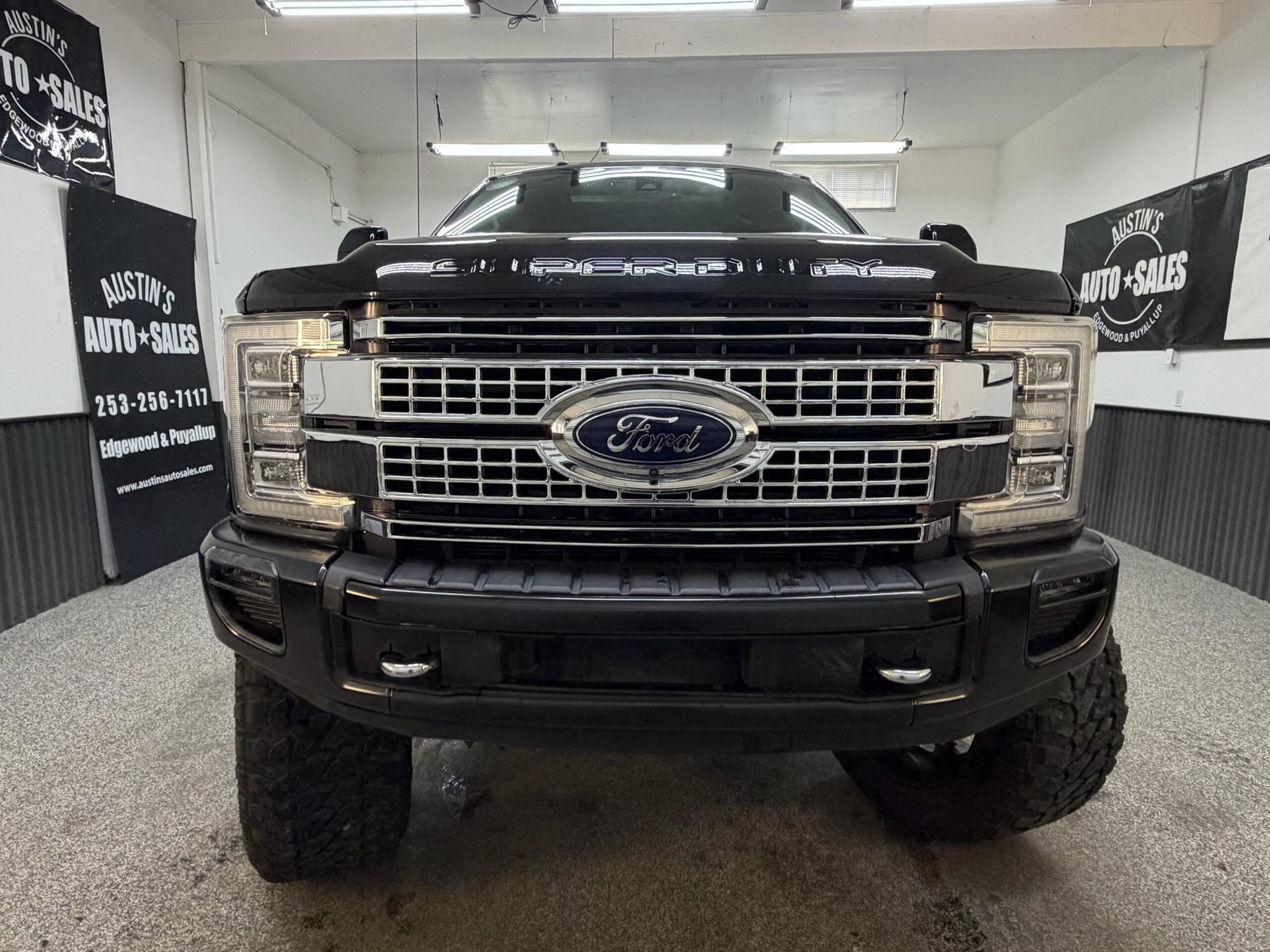 Used 2018 Ford F250 Limited w/ FX4 Off-Road Package AWD/4WD image 5