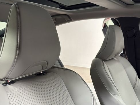 Used 2026 Toyota Prius XLE image 19