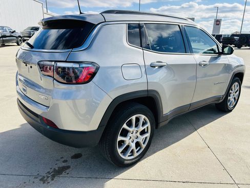 Used 2022 Jeep Compass Latitude image 34