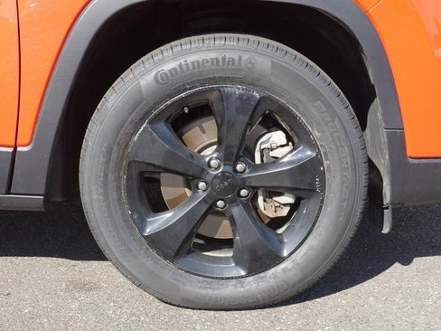 Used 2021 Jeep Cherokee Latitude Plus image 11