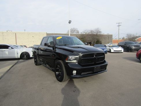 Used 2018 RAM 1500 Sport image 4