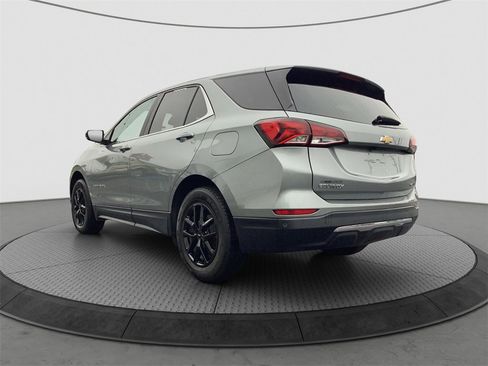 Used 2023 Chevrolet Equinox LT w/ Driver Convenience Package image 5