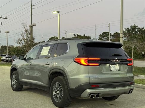 Used 2025 GMC Acadia Elevation image 2