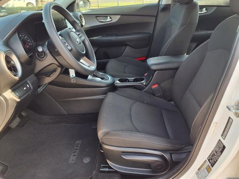 Used 2020 Kia Forte LXS image 8
