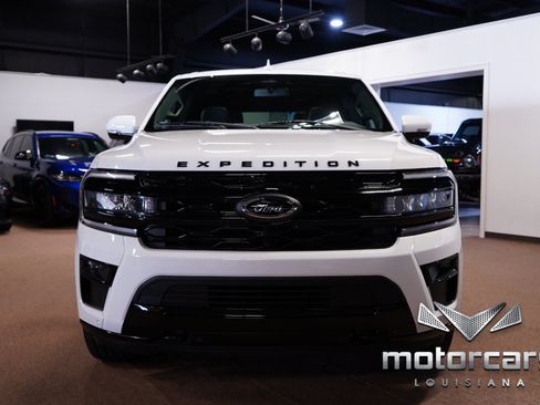Used 2022 Ford Expedition Limited AWD/4WD image 2