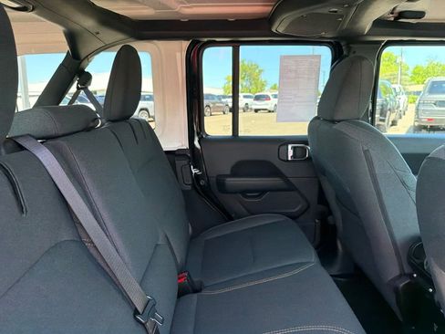 Certified 2025 Jeep Wrangler Unlimited Sahara AWD/4WD image 10