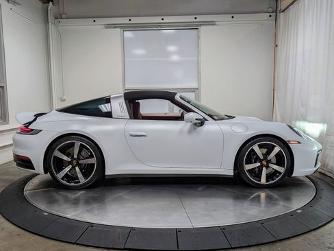 Used 2023 Porsche 911 Targa 4S w/ Premium Package AWD/4WD image 16