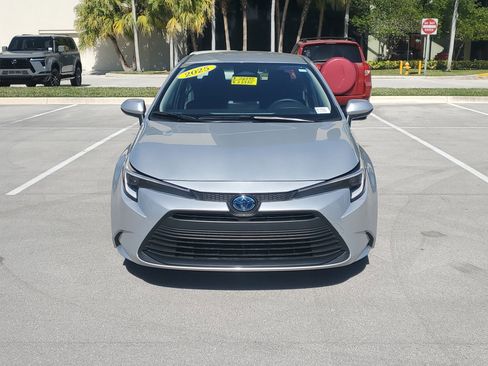 Used 2025 Toyota Corolla LE image 8