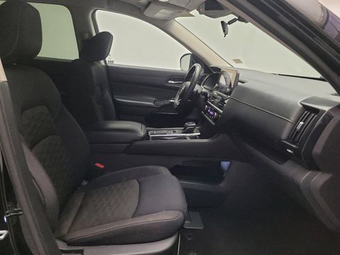 Used 2022 Nissan Pathfinder S FWD image 21
