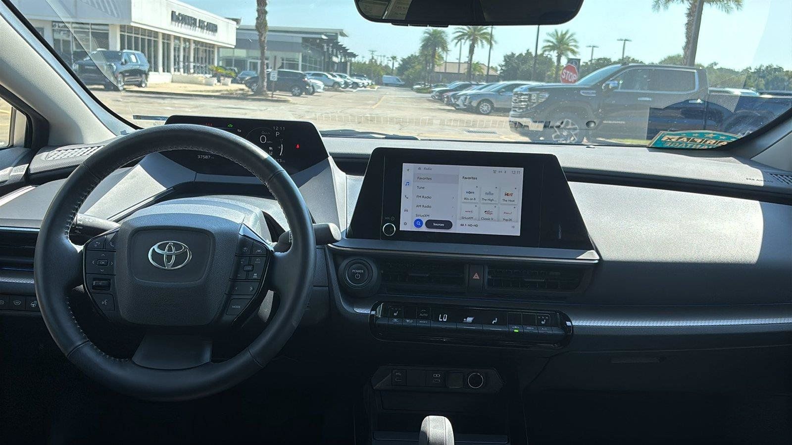 Used 2023 Toyota Prius XLE FWD image 25