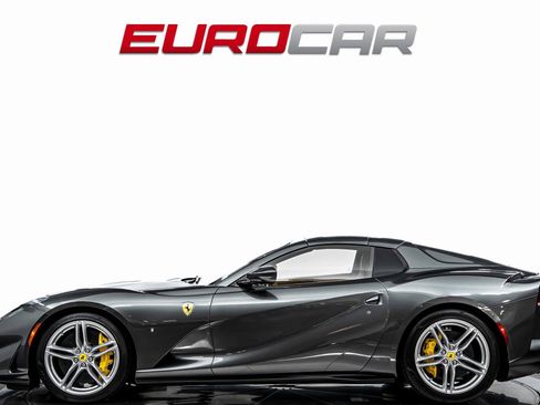Used 2022 Ferrari 812 GTS image 3
