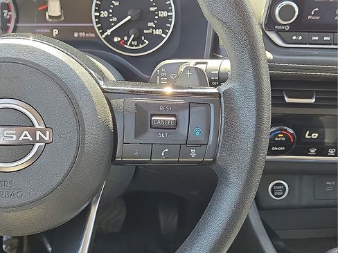 Used 2023 Nissan Rogue SV image 19