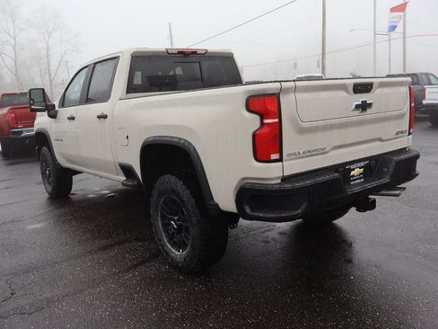 New 2026 Chevrolet Silverado 2500 ZR2 image 3