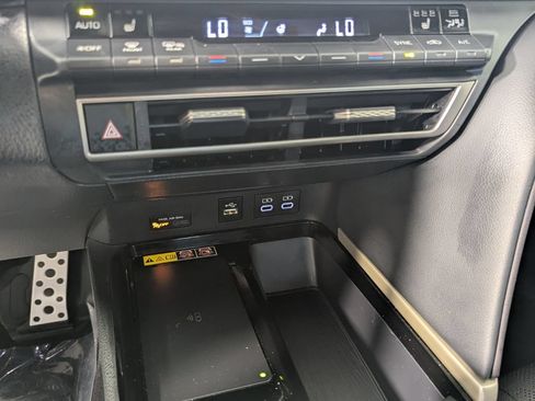 Used 2025 Toyota Camry XSE FWD image 19