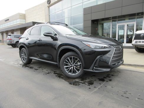 Used 2025 Lexus NX 350 AWD image 13