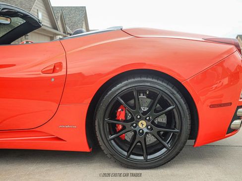 Used 2012 Ferrari California RWD image 5