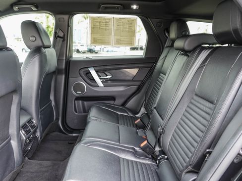 Used 2022 Land Rover Discovery Sport SE image 19