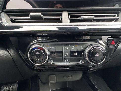 Certified 2024 Chevrolet Trax RS image 25