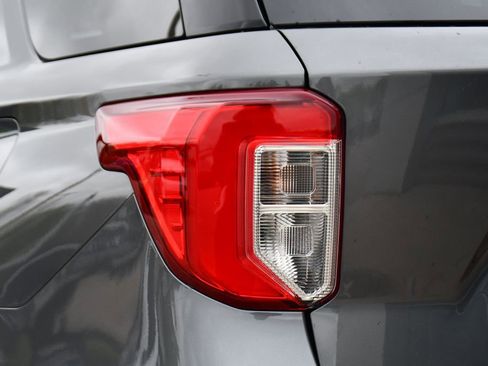 Used 2023 Ford Explorer XLT w/ Equipment Group 202A AWD/4WD image 37