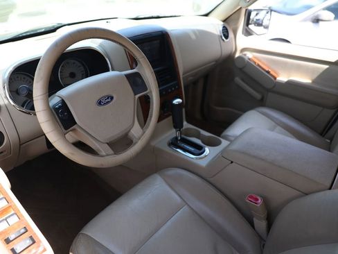 Used 2006 Ford Explorer Eddie Bauer AWD/4WD image 12