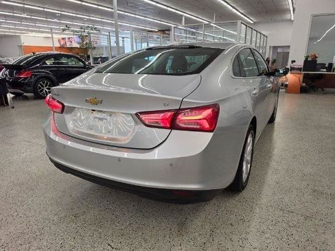 Used 2021 Chevrolet Malibu LT FWD image 4