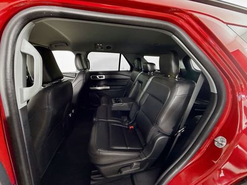 Certified 2022 Ford Explorer XLT w/ Equipment Group 202A image 23