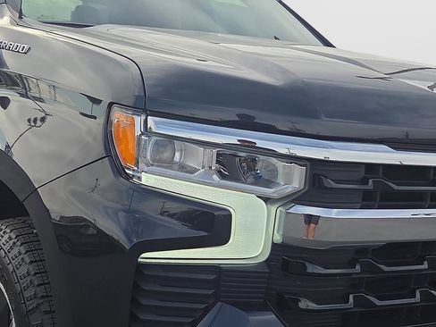 Used 2023 Chevrolet Silverado 1500 LT image 19