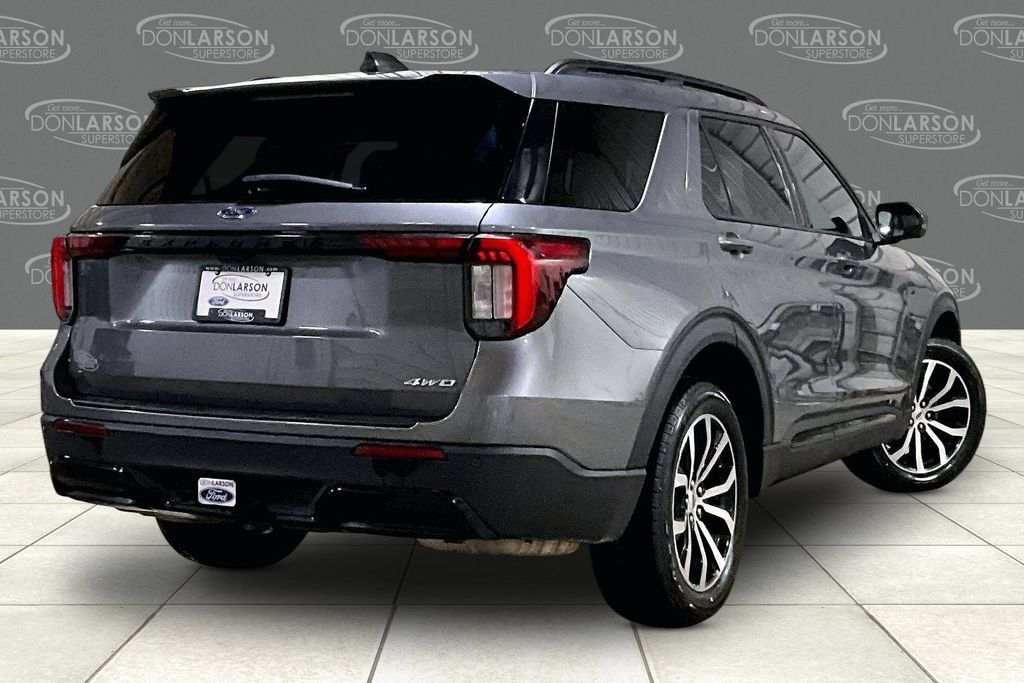 Certified 2025 Ford Explorer ST-Line AWD/4WD image 10