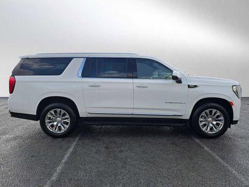 Used 2024 GMC Yukon XL Denali image 2