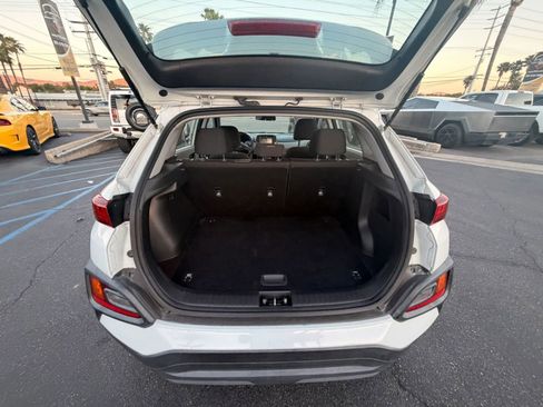 Used 2021 Hyundai Kona SE FWD image 11