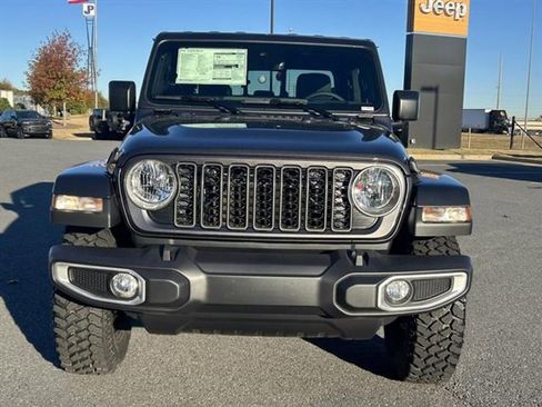 New 2025 Jeep Gladiator Sport image 2